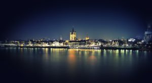 Koeln bei Nacht